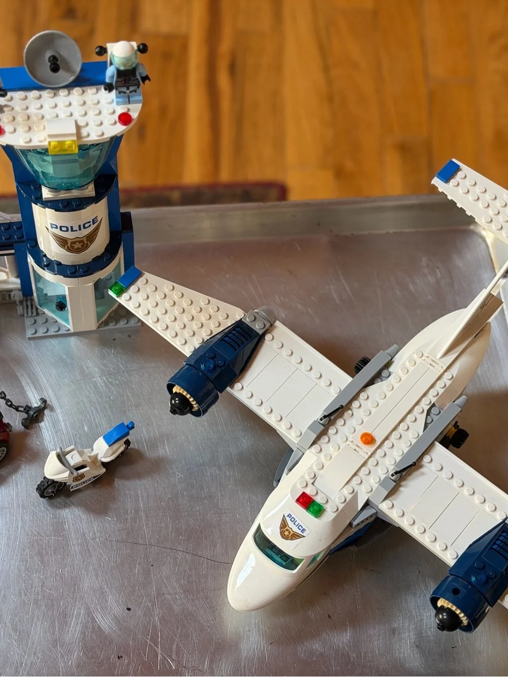 Lego City 60210 Sky Police Air Base 98% Complete. Read description